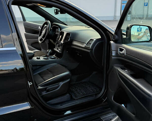 Джип Гранд Чероки 2020 в Тернополе на Automoto.ua Черный Джип Гранд Чероки, объемом двигателя 3.6 л и пробегом 40 тыс. км за 30500 $, фото 7 на Automoto.ua