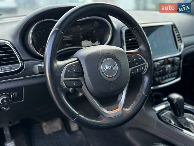 Джип Гранд Чероки 2020 в Полтаве на Automoto.ua Черный Джип Гранд Чероки, объемом двигателя 3.61 л и пробегом 73 тыс. км за 29000 $, фото 18 на Automoto.ua