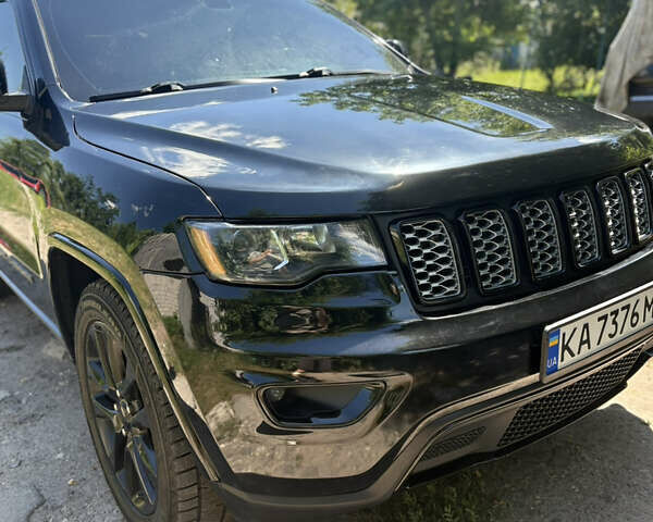 Черный Джип Гранд Чероки, объемом двигателя 3.6 л и пробегом 170 тыс. км за 26000 $, фото 5 на Automoto.ua