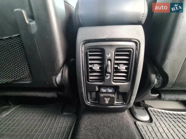 Черный Джип Гранд Чероки, объемом двигателя 3.6 л и пробегом 73 тыс. км за 26000 $, фото 11 на Automoto.ua