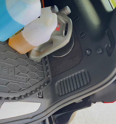 Черный Джип Гранд Чероки, объемом двигателя 2.99 л и пробегом 27 тыс. км за 47000 $, фото 19 на Automoto.ua