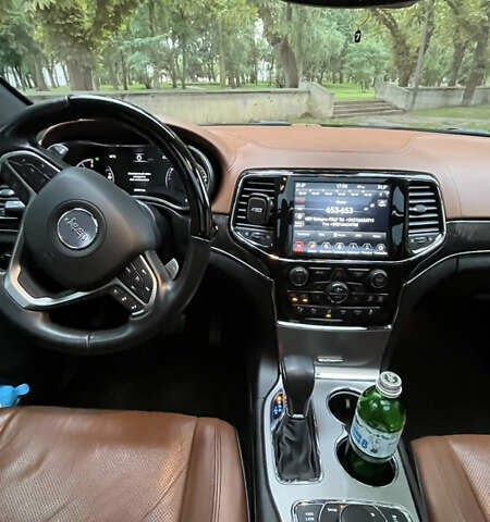 Черный Джип Гранд Чероки, объемом двигателя 2.99 л и пробегом 27 тыс. км за 47000 $, фото 3 на Automoto.ua