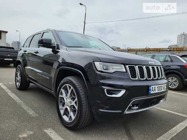 Чорний Джип Grand Cherokee, об'ємом двигуна 2.99 л та пробігом 8 тис. км за 61000 $, фото 2 на Automoto.ua