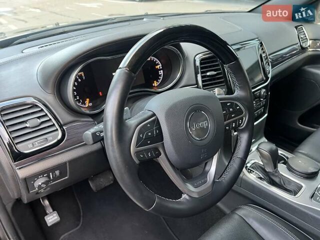 Джип Гранд Чероки 2021 в Киеве на Automoto.ua Черный Джип Гранд Чероки, объемом двигателя 2.97 л и пробегом 62 тыс. км за 41500 $, фото 16 на Automoto.ua