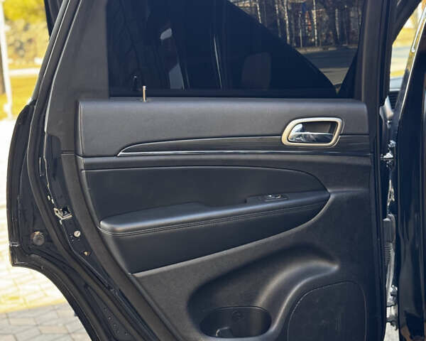 Черный Джип Гранд Чероки, объемом двигателя 3.6 л и пробегом 95 тыс. км за 25500 $, фото 31 на Automoto.ua