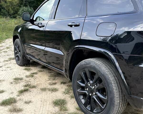 Джип Гранд Чероки 2021 в Киеве на Automoto.ua Черный Джип Гранд Чероки, объемом двигателя 3.6 л и пробегом 27 тыс. км за 26200 $, фото 17 на Automoto.ua