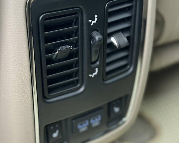 Черный Джип Гранд Чероки, объемом двигателя 2.99 л и пробегом 75 тыс. км за 36900 $, фото 14 на Automoto.ua