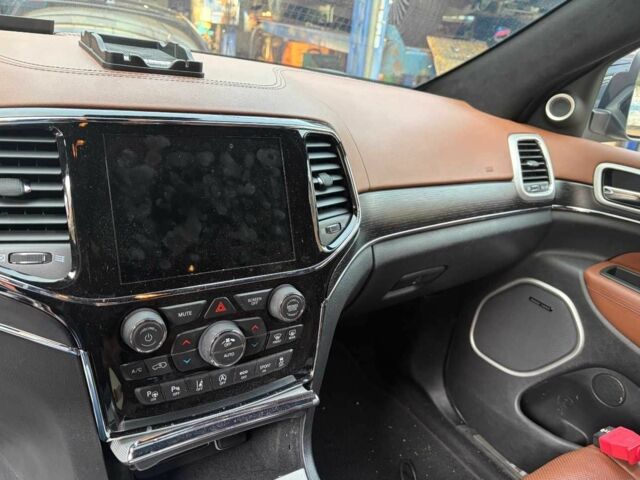 Черный Джип Гранд Чероки, объемом двигателя 3.6 л и пробегом 62 тыс. км за 22600 $, фото 3 на Automoto.ua