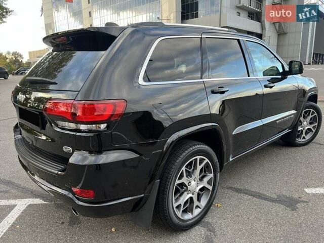 Джип Гранд Чероки 2021 в Киеве на Automoto.ua Черный Джип Гранд Чероки, объемом двигателя 2.97 л и пробегом 62 тыс. км за 41500 $, фото 6 на Automoto.ua