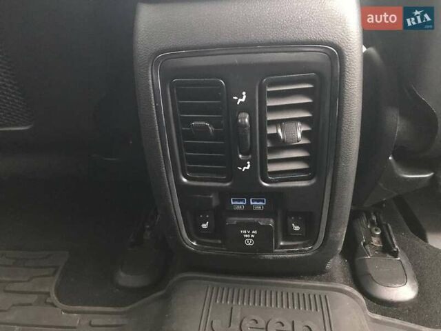 Черный Джип Гранд Чероки, объемом двигателя 3.6 л и пробегом 106 тыс. км за 25940 $, фото 15 на Automoto.ua