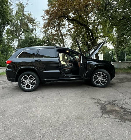 Черный Джип Гранд Чероки, объемом двигателя 2.99 л и пробегом 27 тыс. км за 47000 $, фото 5 на Automoto.ua