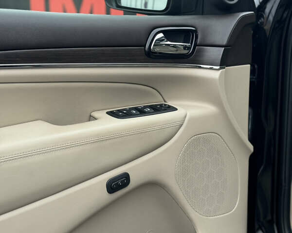 Черный Джип Гранд Чероки, объемом двигателя 2.99 л и пробегом 75 тыс. км за 36900 $, фото 15 на Automoto.ua