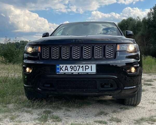 Черный Джип Гранд Чероки, объемом двигателя 3.6 л и пробегом 27 тыс. км за 27000 $, фото 28 на Automoto.ua
