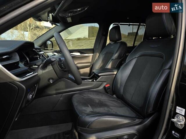 Черный Джип Гранд Чероки, объемом двигателя 2 л и пробегом 53 тыс. км за 59000 $, фото 43 на Automoto.ua