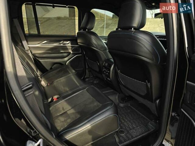 Черный Джип Гранд Чероки, объемом двигателя 2 л и пробегом 53 тыс. км за 59000 $, фото 70 на Automoto.ua