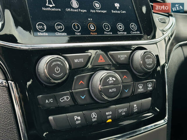 Черный Джип Гранд Чероки, объемом двигателя 3.6 л и пробегом 109 тыс. км за 27500 $, фото 32 на Automoto.ua