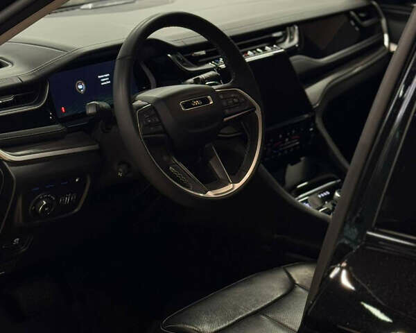 Чорний Джип Grand Cherokee, об'ємом двигуна 2 л та пробігом 6 тис. км за 57000 $, фото 10 на Automoto.ua