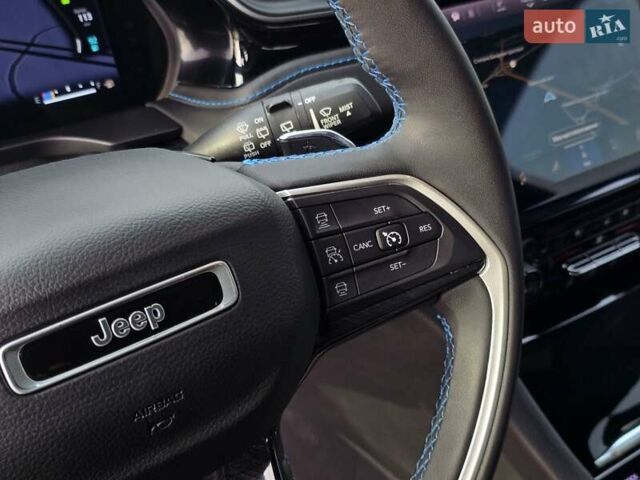 Черный Джип Гранд Чероки, объемом двигателя 2 л и пробегом 53 тыс. км за 59000 $, фото 46 на Automoto.ua