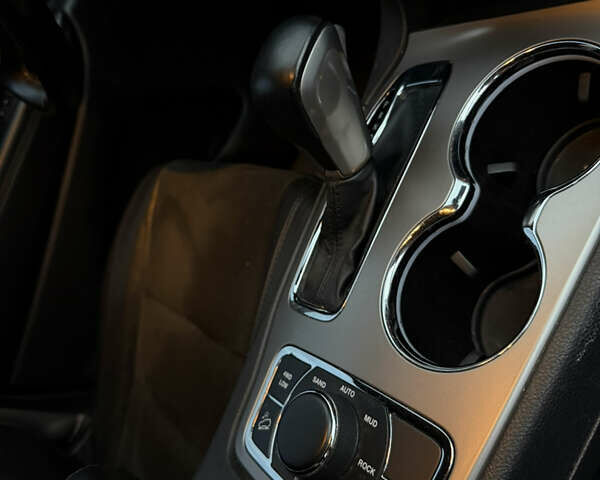 Черный Джип Гранд Чероки, объемом двигателя 3.6 л и пробегом 103 тыс. км за 25300 $, фото 12 на Automoto.ua