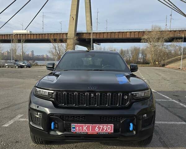 Черный Джип Гранд Чероки, объемом двигателя 2 л и пробегом 53 тыс. км за 59000 $, фото 1 на Automoto.ua
