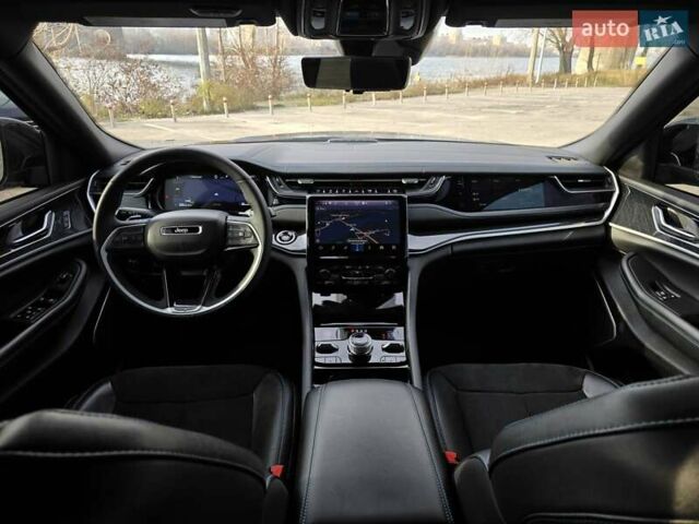 Черный Джип Гранд Чероки, объемом двигателя 2 л и пробегом 53 тыс. км за 59000 $, фото 52 на Automoto.ua