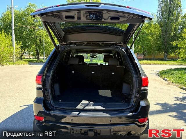 Джип Гранд Чероки 2022 в Полтаве на Automoto.ua Черный Джип Гранд Чероки, объемом двигателя 3.6 л и пробегом 43 тыс. км за 26300 $, фото 3 на Automoto.ua