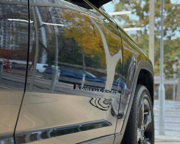 Чорний Джип Grand Cherokee, об'ємом двигуна 2 л та пробігом 6 тис. км за 57000 $, фото 7 на Automoto.ua