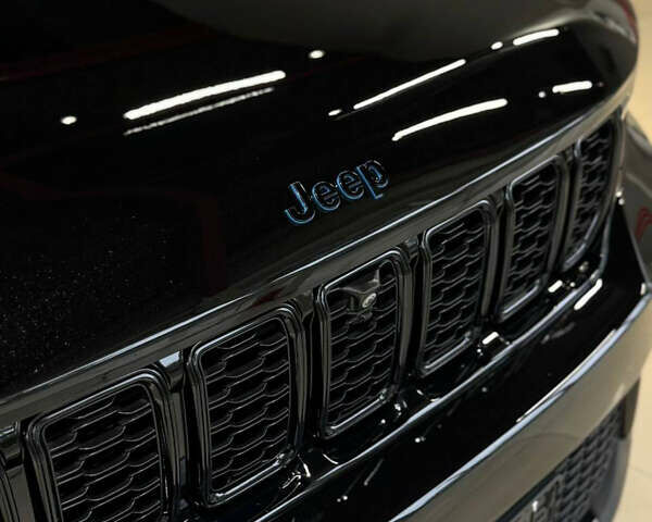 Чорний Джип Grand Cherokee, об'ємом двигуна 2 л та пробігом 6 тис. км за 57000 $, фото 3 на Automoto.ua