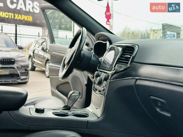 Черный Джип Гранд Чероки, объемом двигателя 3.6 л и пробегом 109 тыс. км за 27500 $, фото 24 на Automoto.ua