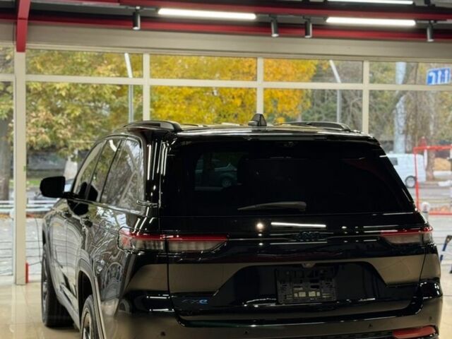 Чорний Джип Grand Cherokee, об'ємом двигуна 2 л та пробігом 40 тис. км за 57000 $, фото 11 на Automoto.ua