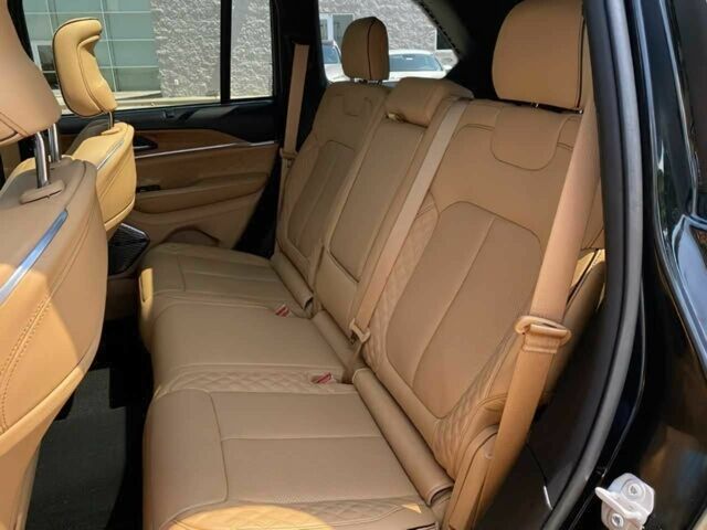 Чорний Джип Grand Cherokee, об'ємом двигуна 3.6 л та пробігом 28 тис. км за 27200 $, фото 13 на Automoto.ua