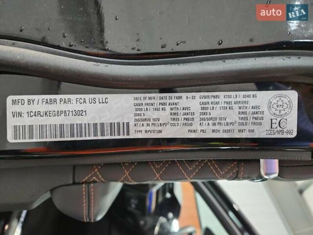 Черный Джип Гранд Чероки, объемом двигателя 3.6 л и пробегом 22 тыс. км за 27000 $, фото 12 на Automoto.ua