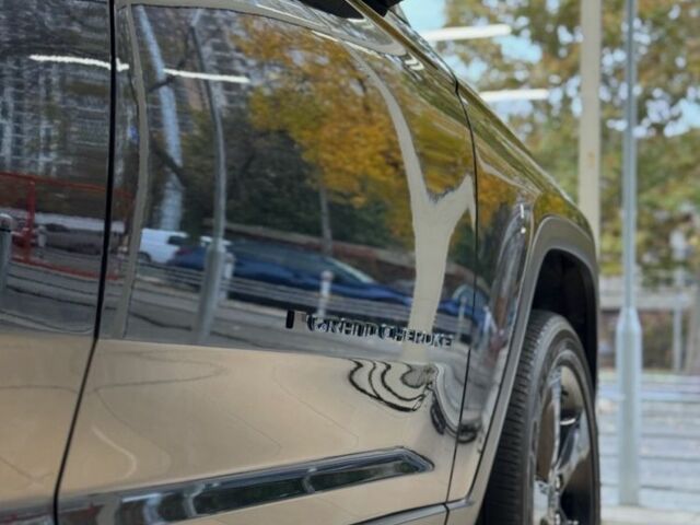 Чорний Джип Grand Cherokee, об'ємом двигуна 2 л та пробігом 40 тис. км за 57000 $, фото 6 на Automoto.ua