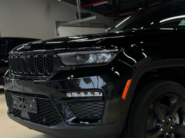Чорний Джип Grand Cherokee, об'ємом двигуна 2 л та пробігом 40 тис. км за 57000 $, фото 2 на Automoto.ua
