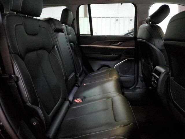 Черный Джип Гранд Чероки, объемом двигателя 2 л и пробегом 8 тыс. км за 16500 $, фото 10 на Automoto.ua