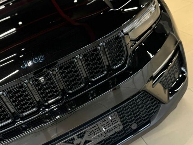 Чорний Джип Grand Cherokee, об'ємом двигуна 2 л та пробігом 40 тис. км за 57000 $, фото 12 на Automoto.ua