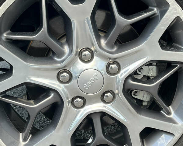 Джип Гранд Чероки 2021 в Одессе на Automoto.ua Фиолетовый Джип Гранд Чероки, объемом двигателя 3.6 л и пробегом 51 тыс. км за 28900 $, фото 46 на Automoto.ua