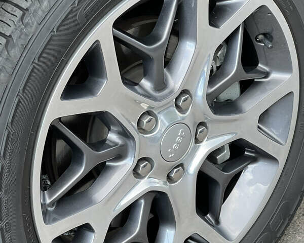 Джип Гранд Чероки 2021 в Одессе на Automoto.ua Фиолетовый Джип Гранд Чероки, объемом двигателя 3.6 л и пробегом 51 тыс. км за 28900 $, фото 12 на Automoto.ua