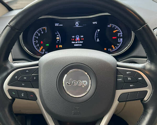Джип Гранд Чероки 2021 в Одессе на Automoto.ua Фиолетовый Джип Гранд Чероки, объемом двигателя 3.6 л и пробегом 51 тыс. км за 28900 $, фото 33 на Automoto.ua