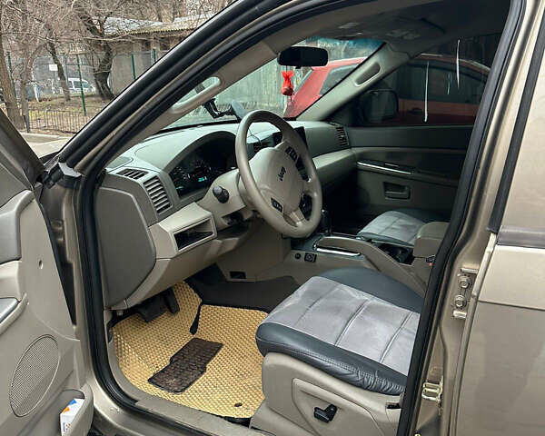 Джип Гранд Чероки 2005 в Киеве на Automoto.ua Коричневый Джип Гранд Чероки, объемом двигателя 4.7 л и пробегом 240 тыс. км за 9999 $, фото 7 на Automoto.ua