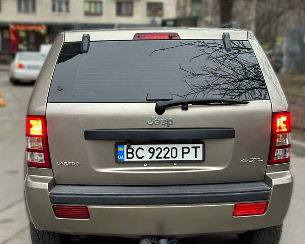 Джип Гранд Чероки 2005 в Киеве на Automoto.ua Коричневый Джип Гранд Чероки, объемом двигателя 4.7 л и пробегом 240 тыс. км за 9999 $, фото 6 на Automoto.ua