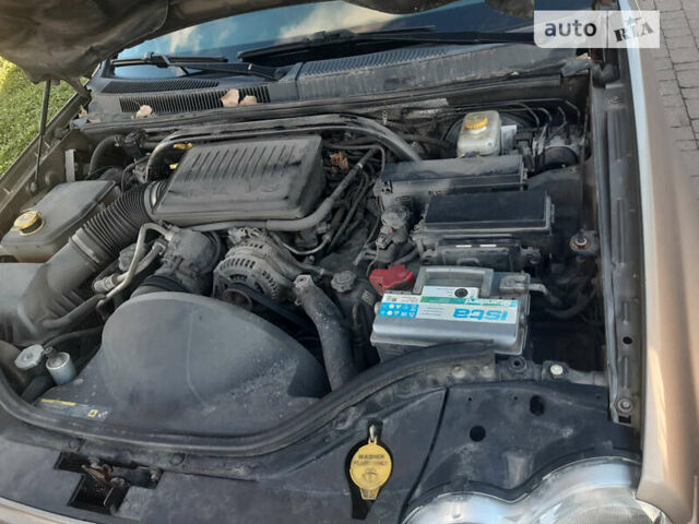 Коричневий Джип Grand Cherokee, об'ємом двигуна 4.7 л та пробігом 236 тис. км за 10600 $, фото 2 на Automoto.ua