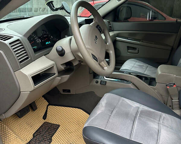 Джип Гранд Чероки 2005 в Киеве на Automoto.ua Коричневый Джип Гранд Чероки, объемом двигателя 4.7 л и пробегом 240 тыс. км за 9999 $, фото 8 на Automoto.ua