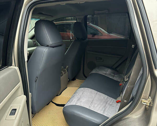 Джип Гранд Чероки 2005 в Киеве на Automoto.ua Коричневый Джип Гранд Чероки, объемом двигателя 4.7 л и пробегом 240 тыс. км за 9999 $, фото 12 на Automoto.ua