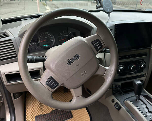 Джип Гранд Чероки 2005 в Киеве на Automoto.ua Коричневый Джип Гранд Чероки, объемом двигателя 4.7 л и пробегом 240 тыс. км за 9999 $, фото 9 на Automoto.ua