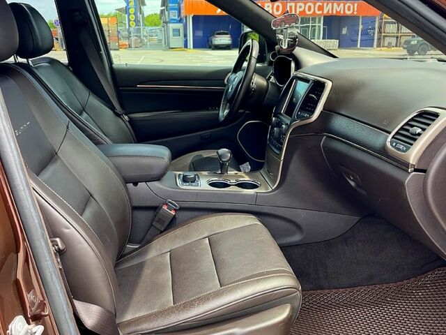 Коричневий Джип Grand Cherokee, об'ємом двигуна 3 л та пробігом 240 тис. км за 19000 $, фото 6 на Automoto.ua