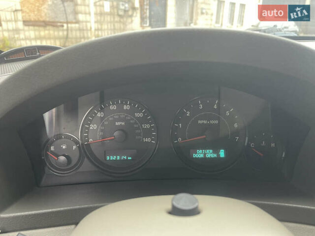 Красный Джип Гранд Чероки, объемом двигателя 3.7 л и пробегом 332 тыс. км за 6700 $, фото 10 на Automoto.ua