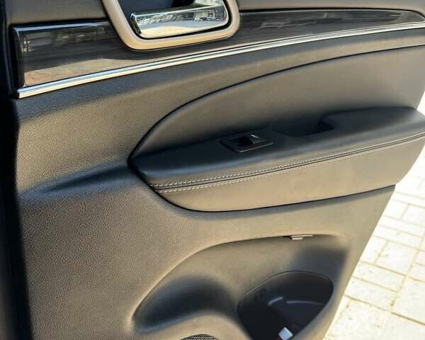 Красный Джип Гранд Чероки, объемом двигателя 2.99 л и пробегом 94 тыс. км за 25000 $, фото 14 на Automoto.ua