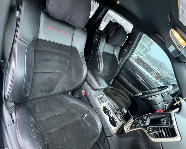 Червоний Джип Grand Cherokee, об'ємом двигуна 3.6 л та пробігом 160 тис. км за 25000 $, фото 2 на Automoto.ua