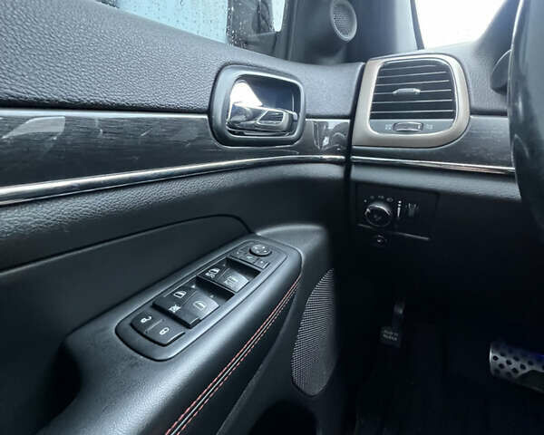 Червоний Джип Grand Cherokee, об'ємом двигуна 3.6 л та пробігом 160 тис. км за 25000 $, фото 8 на Automoto.ua